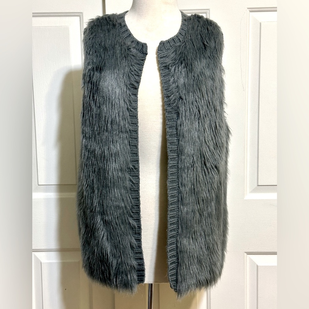 Women’s Gray Faux (Mixed Medium) Front Fur/Crocheted Back Cardigan Vest, Size:XL